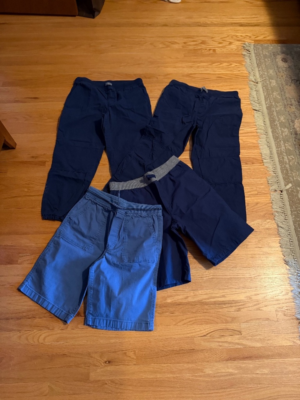 Set of 4 youth/kids Oshkosh and Carter’s pants and shorts - size 14